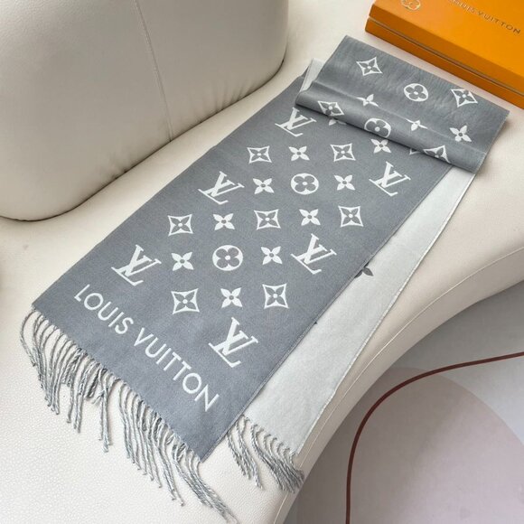 Louis Vuitton Monogram Grey Scarf - Picture 2 of 6